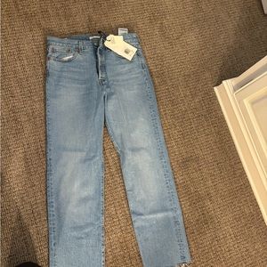 Levi jeans 28 x28 never worn